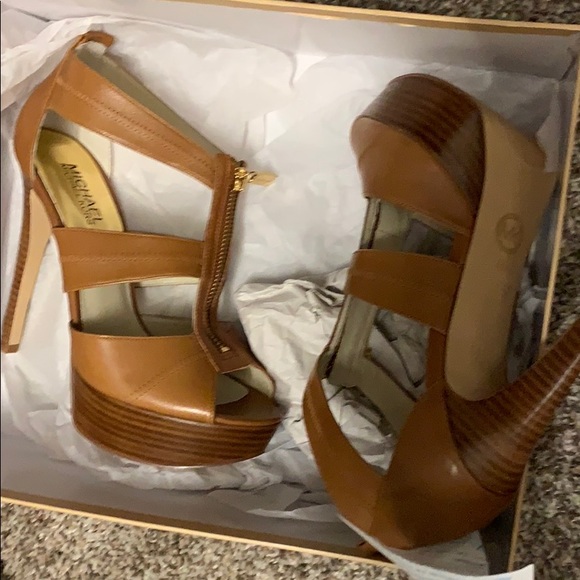 Sold - Picture 2 of 4